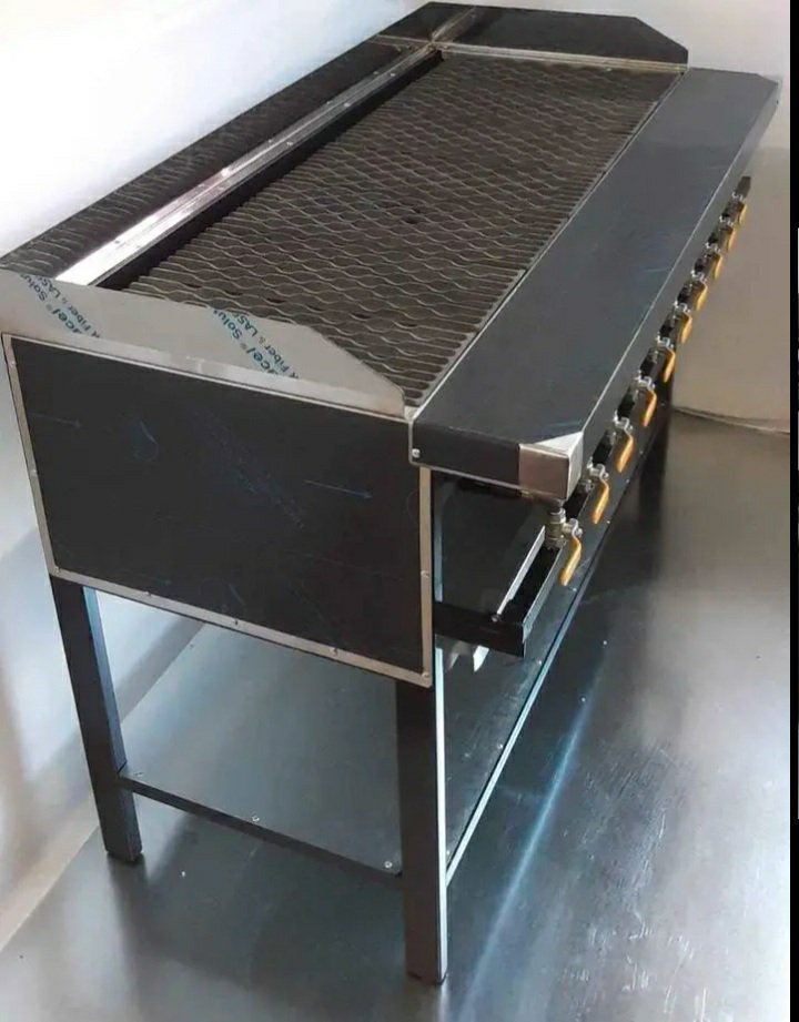 Open Flame Gas Griller - 8 Burner Floor Standing Full Grids